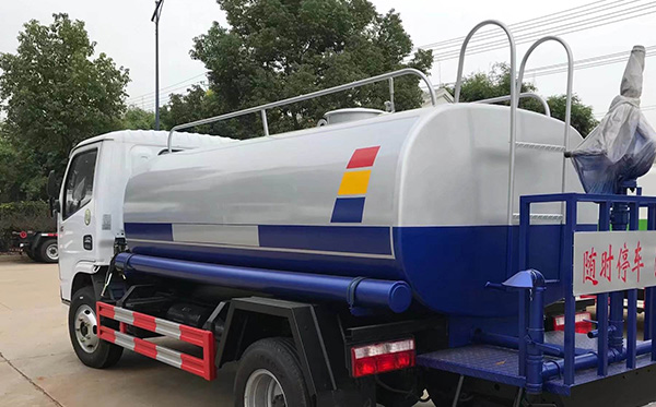 ���������|�LС��������ˮ܇��ʲô��ô����ُ�I